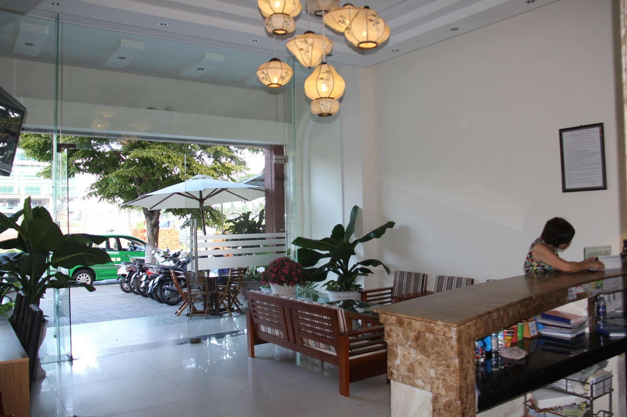 Trung Duong Da Nang Beach Hotel ภายนอก รูปภาพ